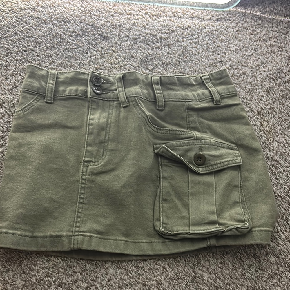 SHEIN Olive Mini Skirt with Pocket Detail